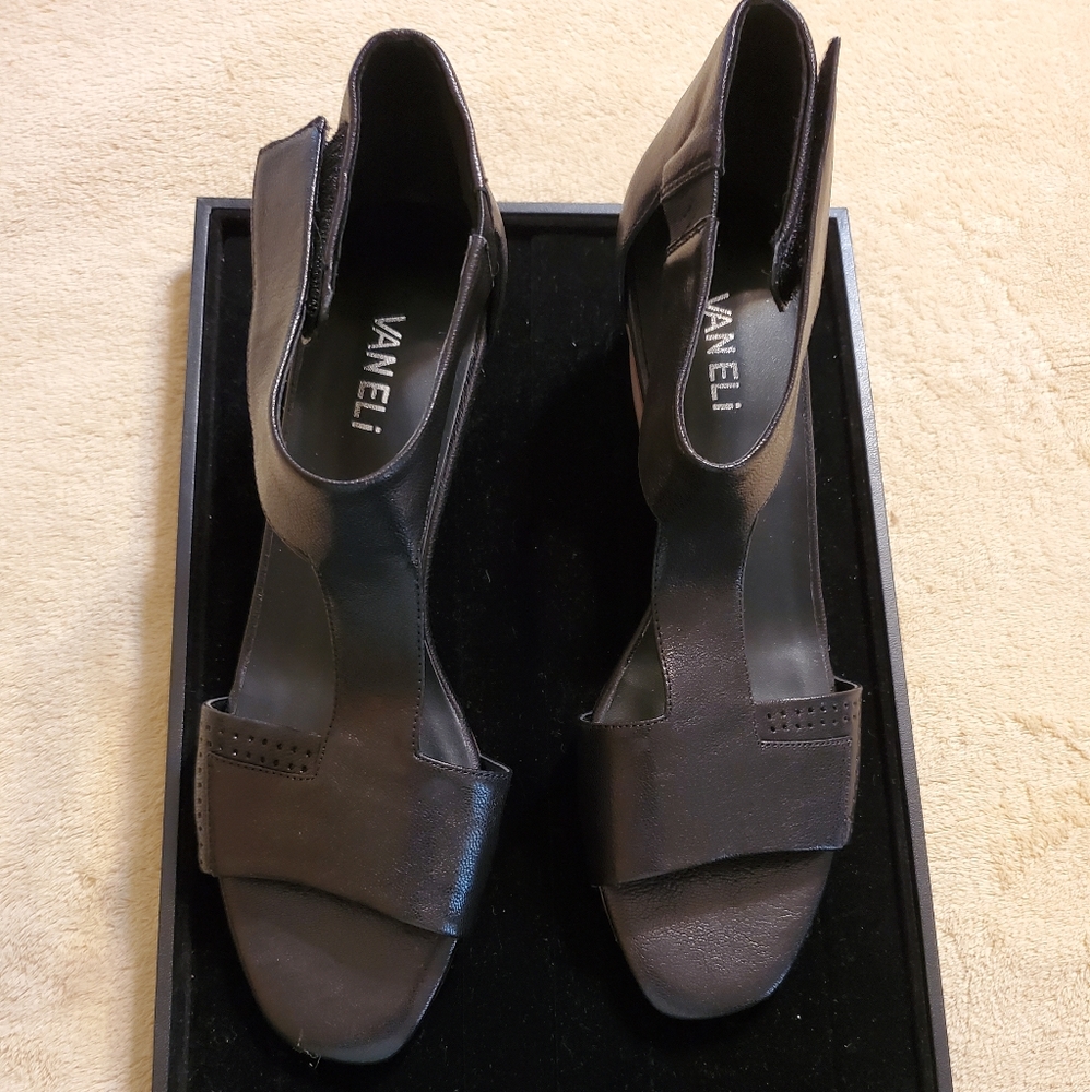 Size 10N Vaneli Calyx Sandels